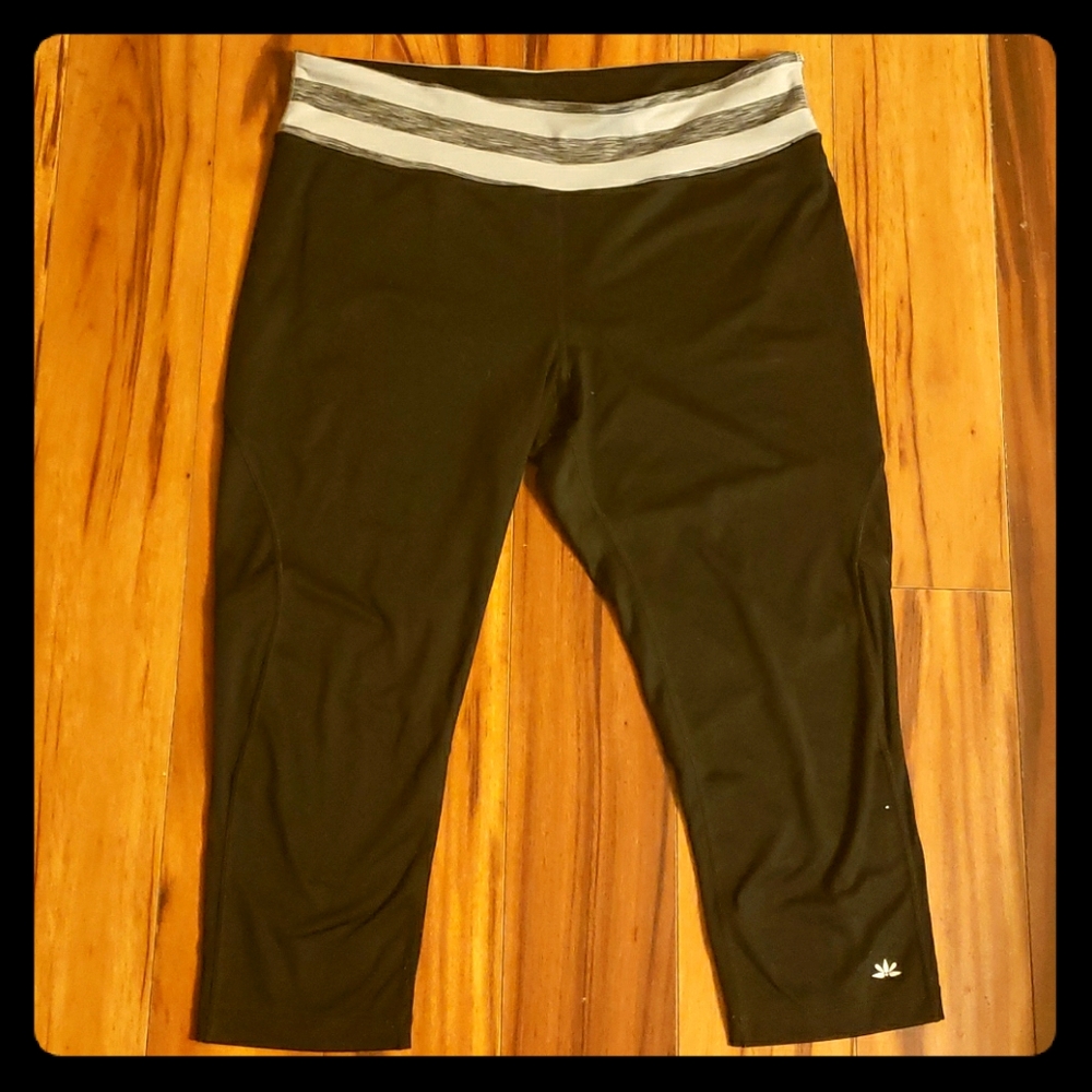 Black yoga Capri